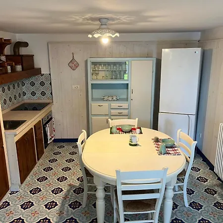 וילה La Mansarda Di Cece אוסטוני